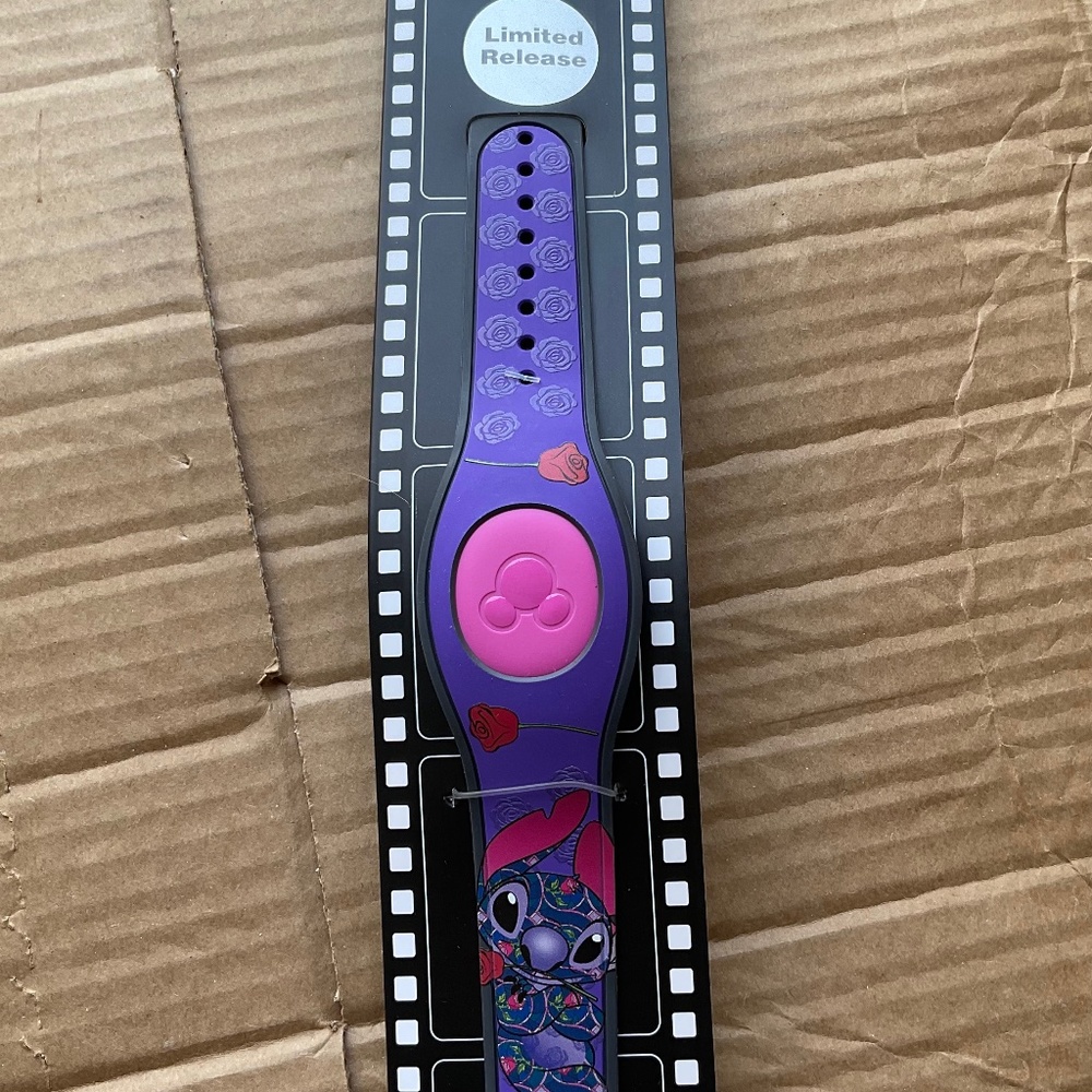Disney stitch crashes beauty and the beast magic band